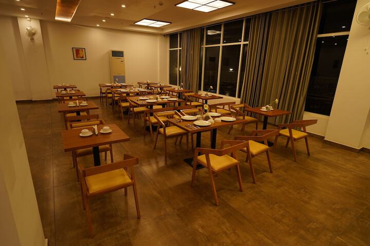 Dining 58 of 209