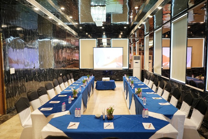 Ballroom/Hall 40 of 68