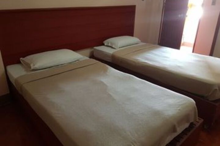 Room 10 of 26