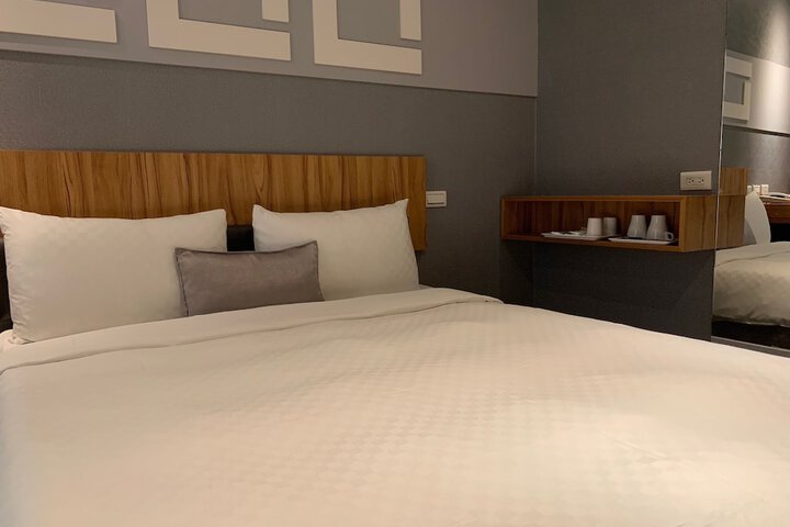 Room 11 of 31