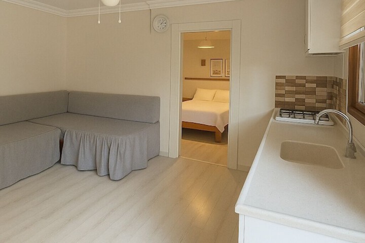 Room 12 of 24