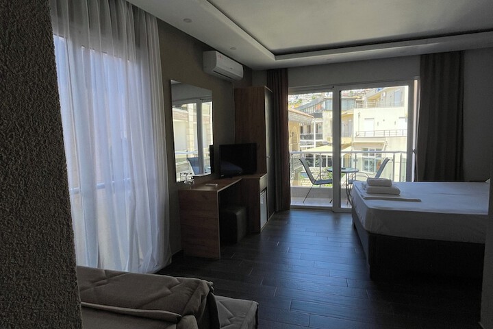 Room 17 of 35