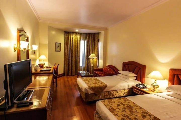 Room 15 of 31