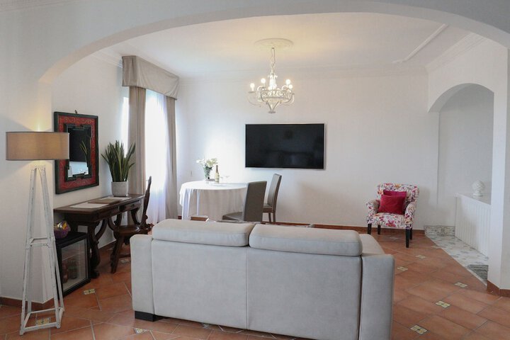 Room 4 of 31