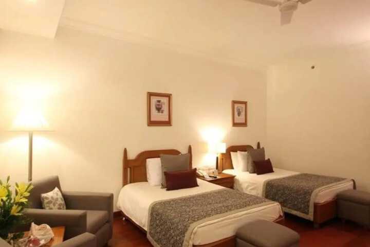 Room 10 of 48