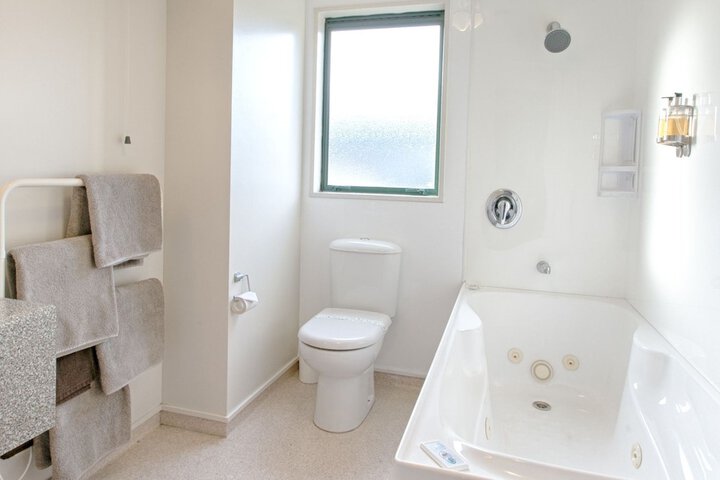 Room 3 of 37