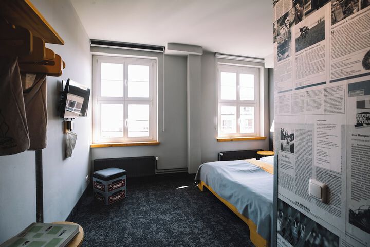 Room 42 of 75