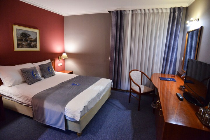 Room 6 of 35