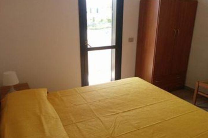 Room 9 of 29