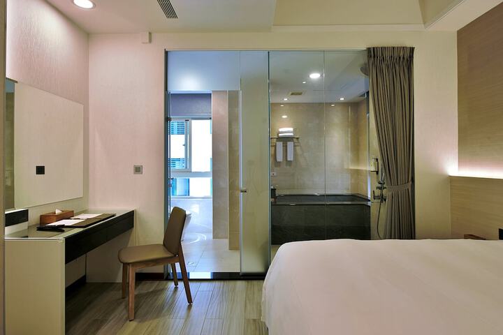 Room 3 of 55