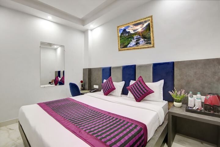 HOTEL S B INN PAHARGANJ