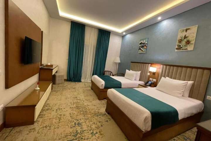 Room 14 of 37