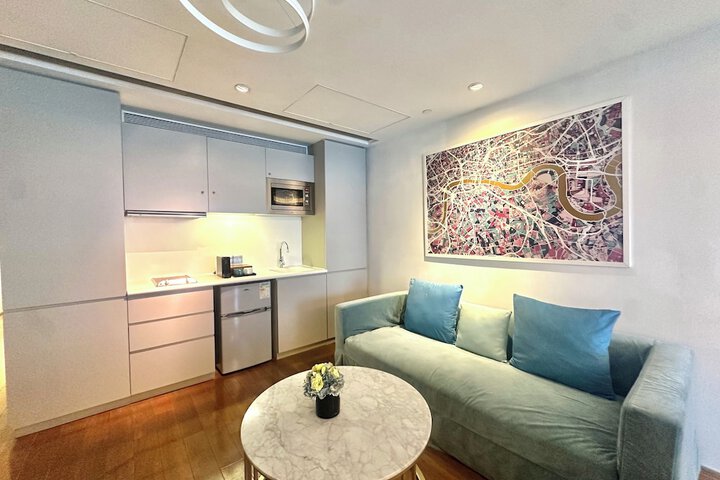 Room 11 of 60