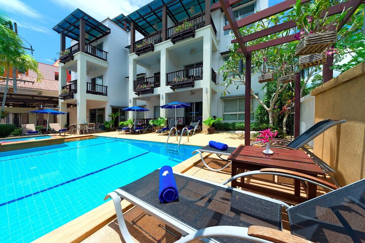 Pools & Facilities