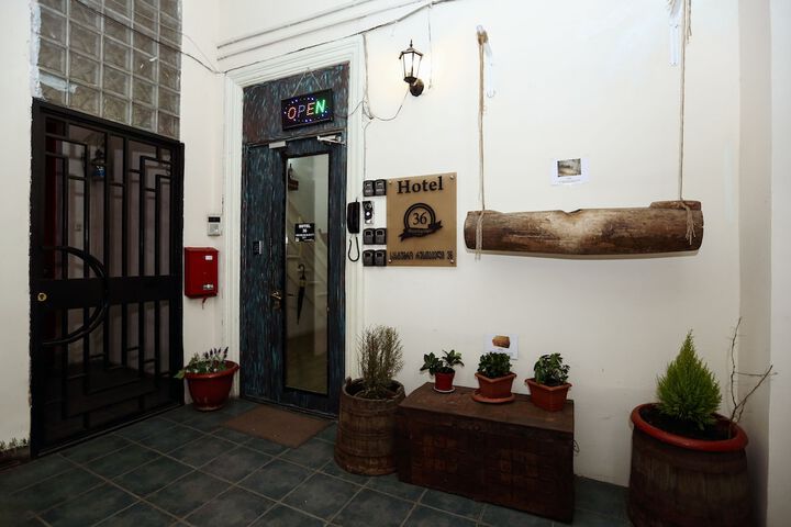Hotel 6 of 131
