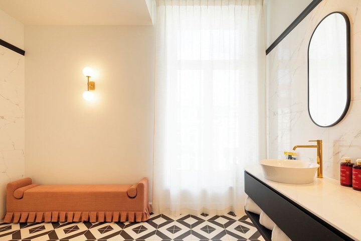 Room 46 of 62