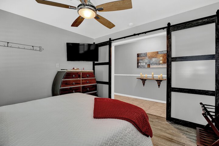 Room 3 of 41