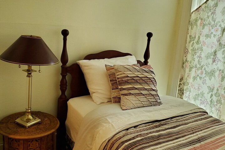 Room 72 of 163