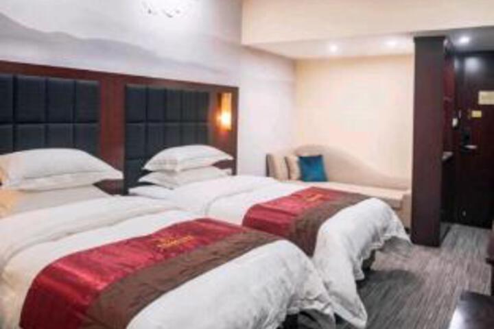 Room 15 of 16