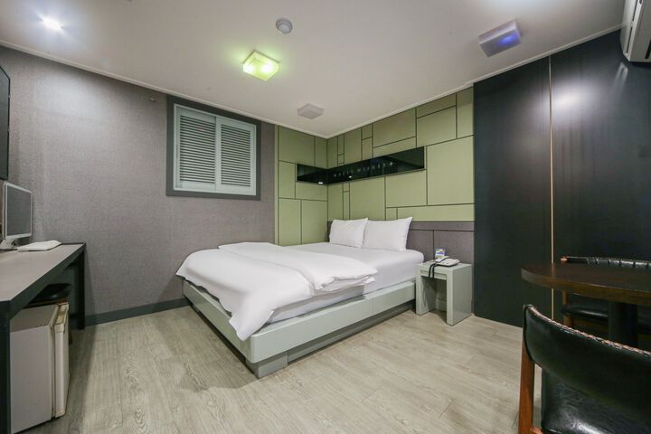 Room 46 of 70