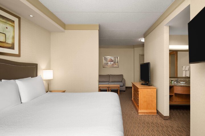 Room 32 of 95