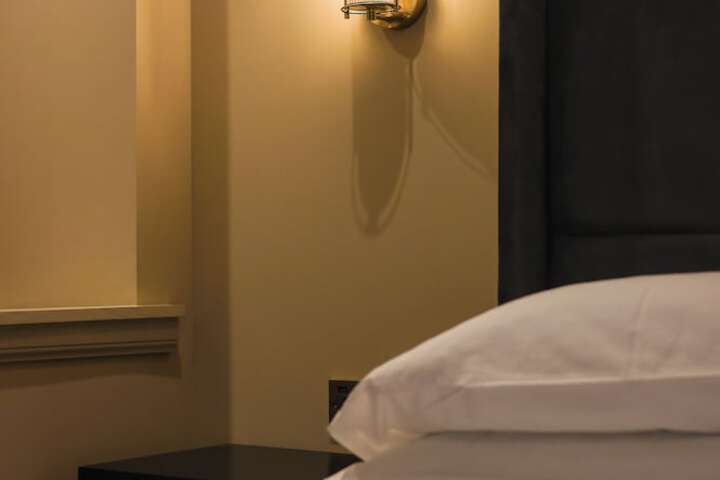 Room 25 of 111