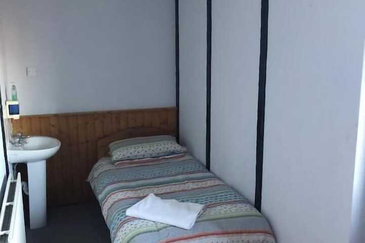 Room 8 of 22