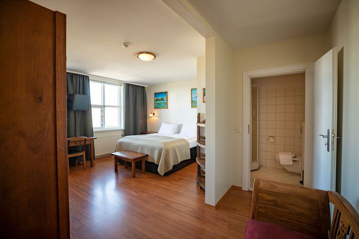Room 5 of 60