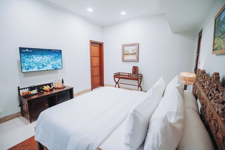 Room 3 of 80