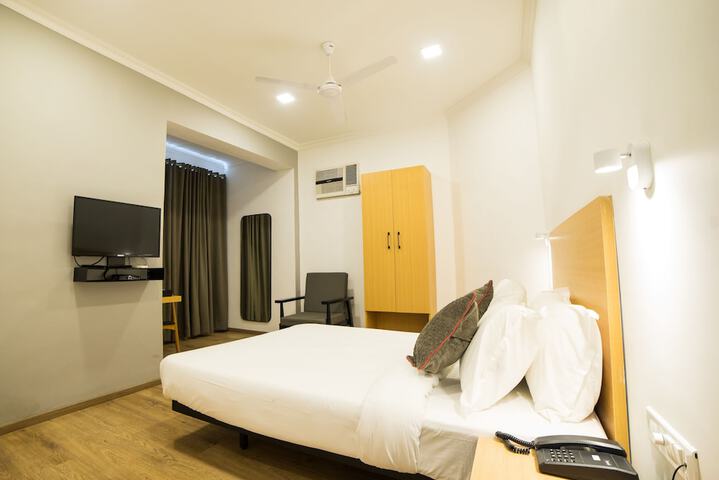 Room 8 of 24