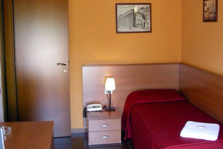 Room 16 of 71