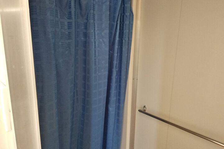 Room 9 of 13