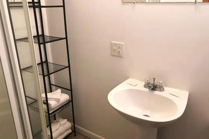 Room 10 of 23