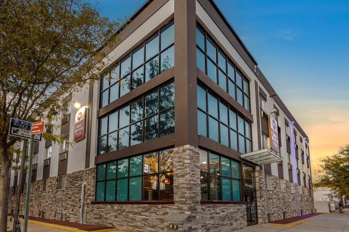 Best Western Plus Brooklyn Bay Hotel Brooklyn | Bookonline.com