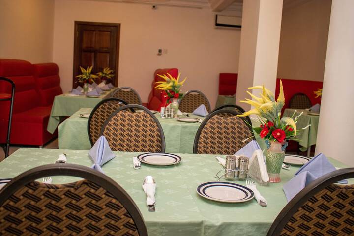 Dining 37 of 60