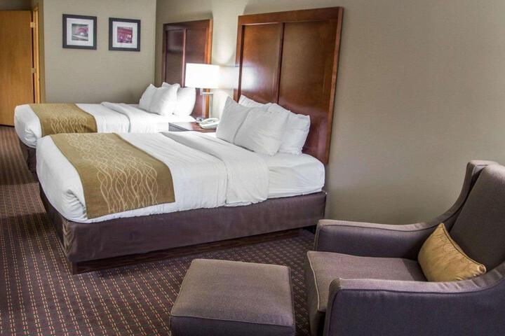 Interior 2 Queen Beds (9 of 12)