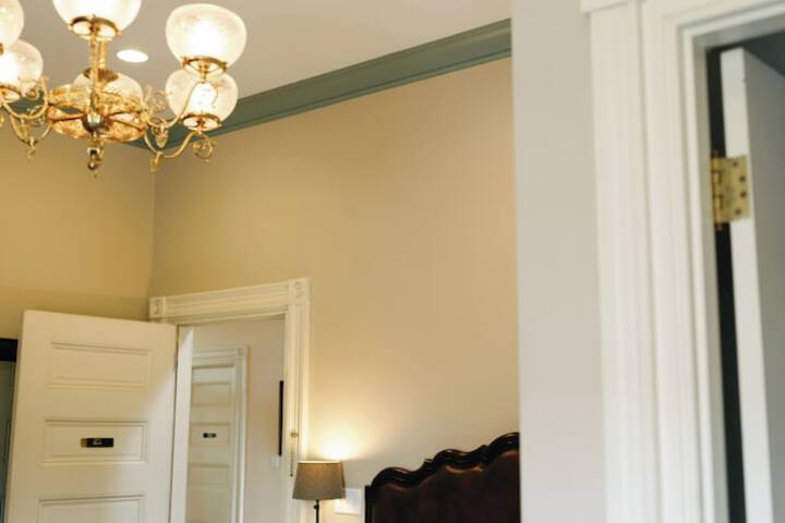 Room 54 of 142