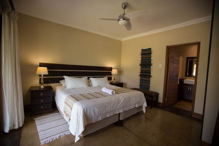 Room 3 of 53