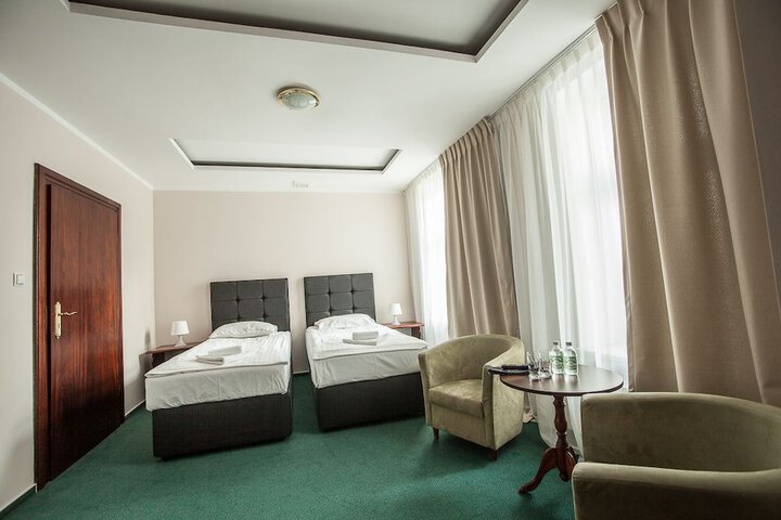 Room 7 of 41