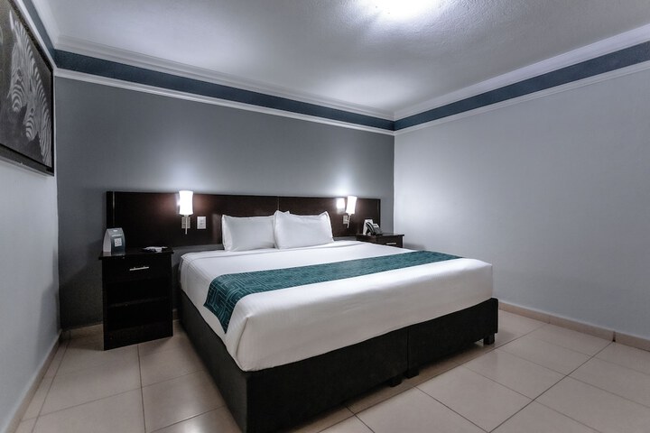 Room 43 of 166