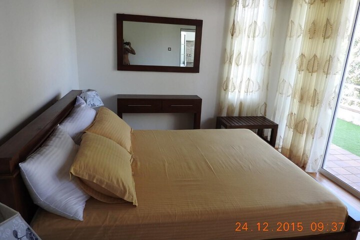 Room 4 of 28