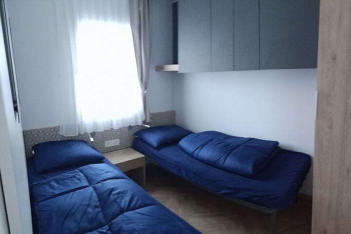 Room 3 of 38