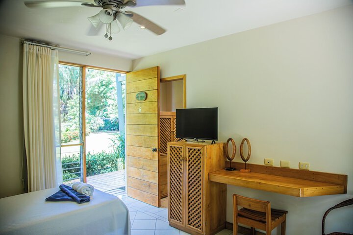 Room 7 of 25