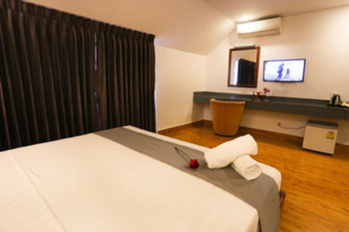 Room 16 of 27