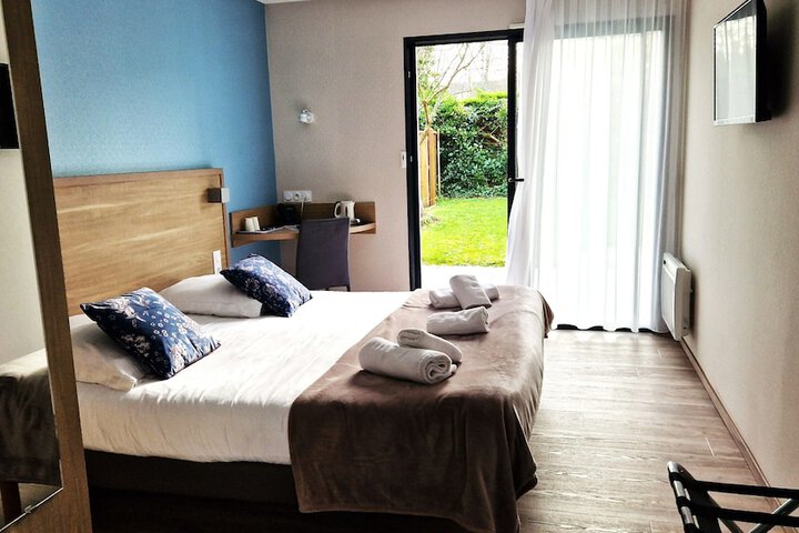 Room 2 of 49