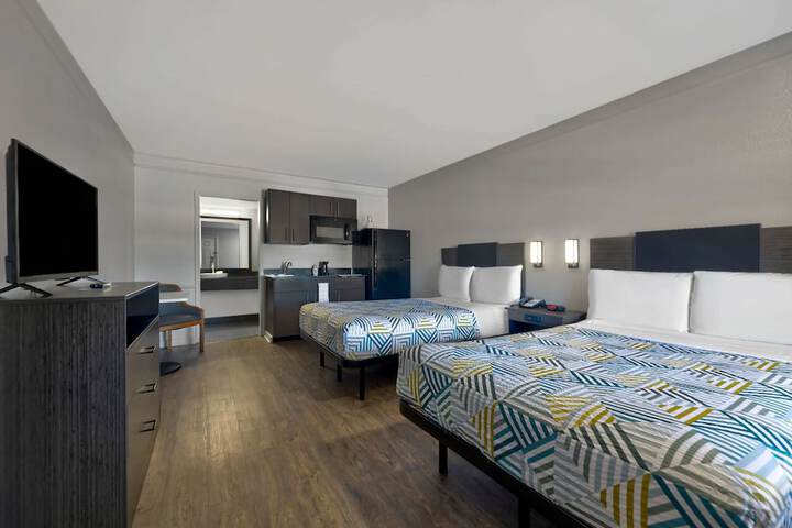 2 Double Beds (4 of 5)