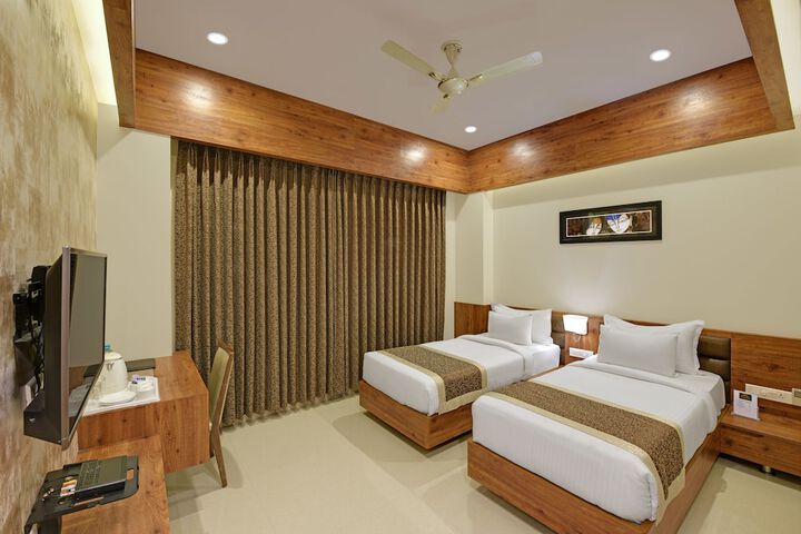 Room 9 of 27