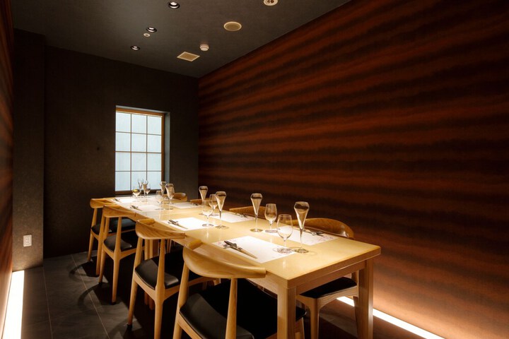 Dining 80 of 160