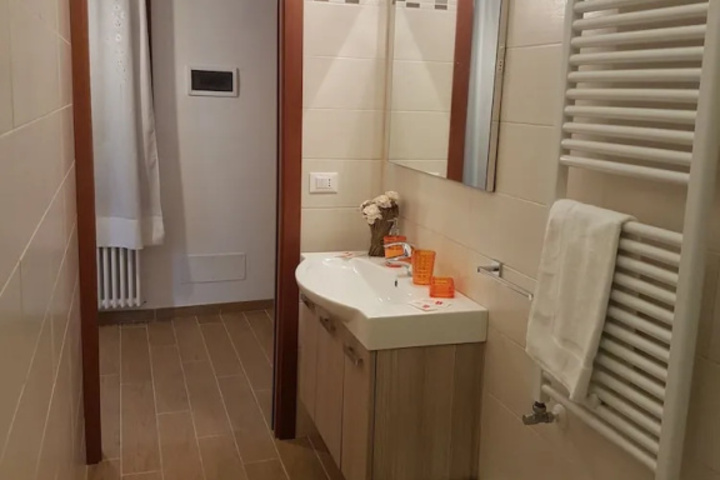 Room 8 of 18