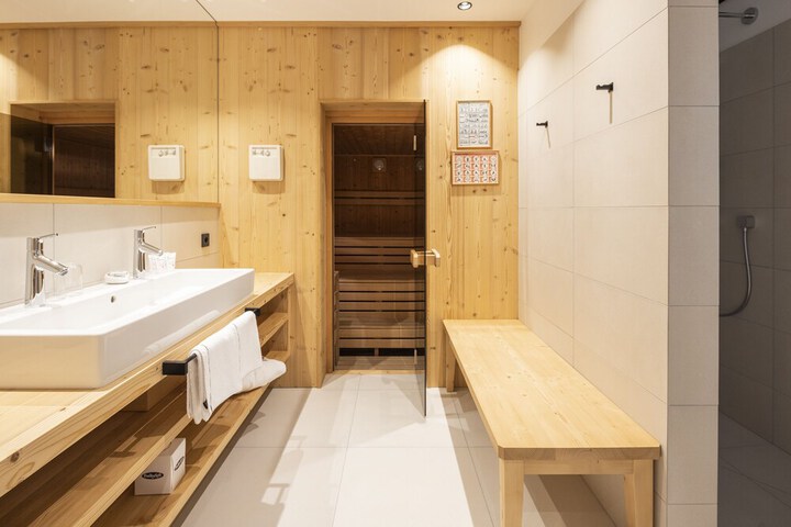 Room 44 of 85